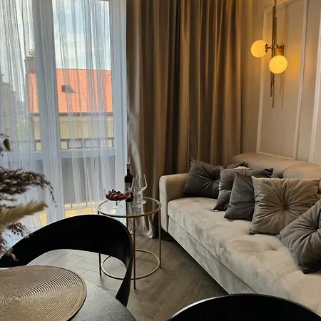 Family & Business Sauna Apartments No7 Zlota Centrum Vip Unikat Spa - 3 Bedroom With Private Sauna, Jacuzzi, Balcony, Parking -Piekny Apartament Kielce Exterior photo