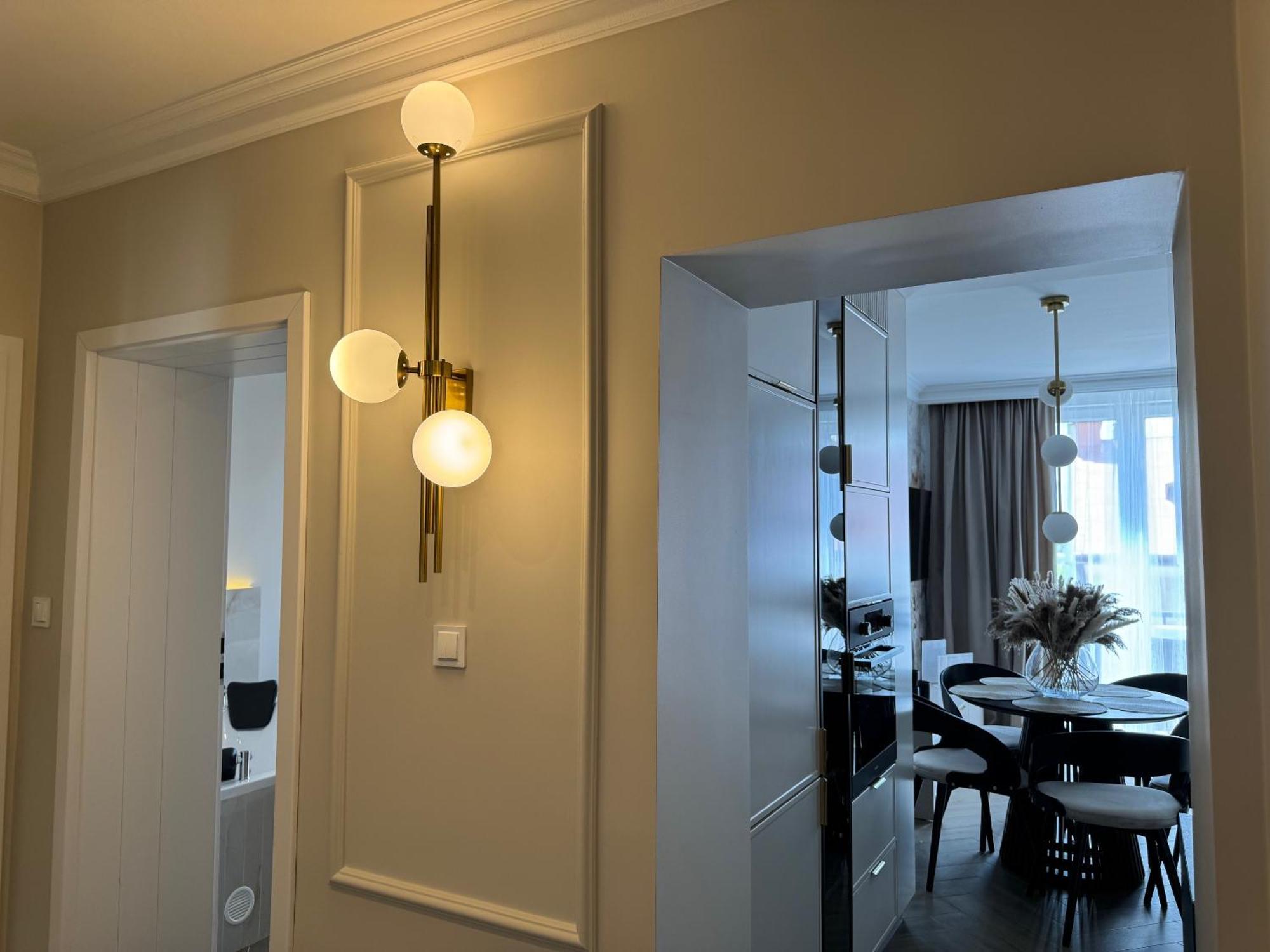 Apartment Family & Business Sauna No7 Zlota Centrum Vip Unikat - 3 Bedroom With Private Sauna, Jacuzzi, Balcony, Parking -totally New! *