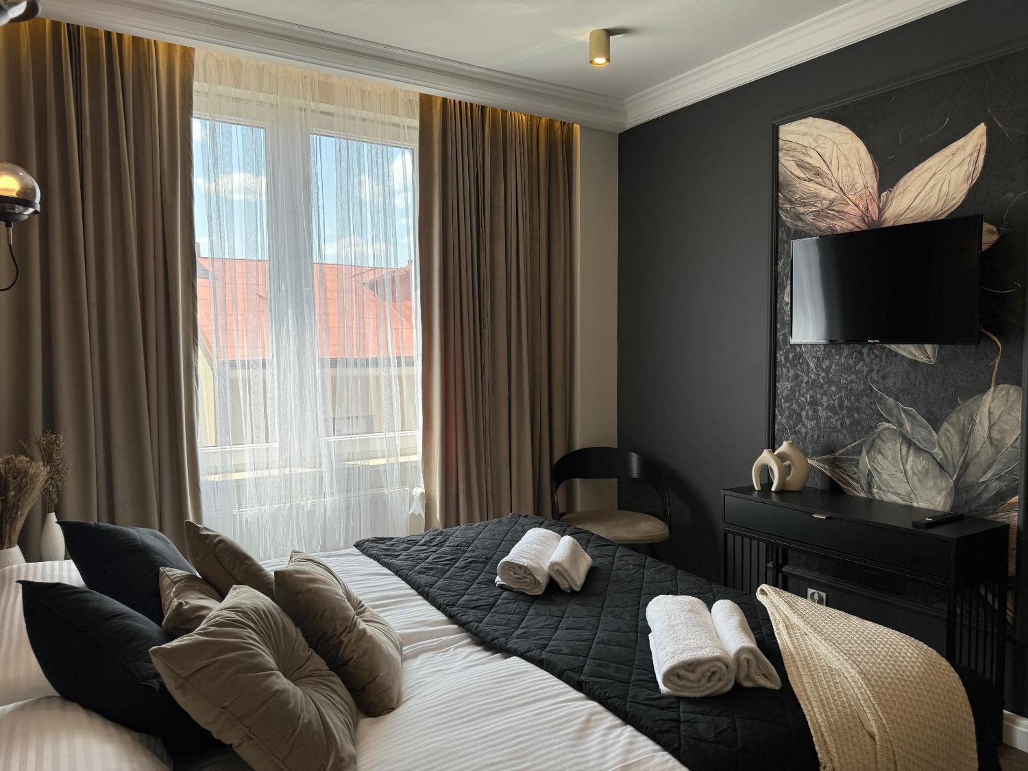 Apartment Family & Business Sauna No7 Zlota Centrum Vip Unikat - 3 Bedroom With Private Sauna, Jacuzzi, Balcony, Parking -totally New!
