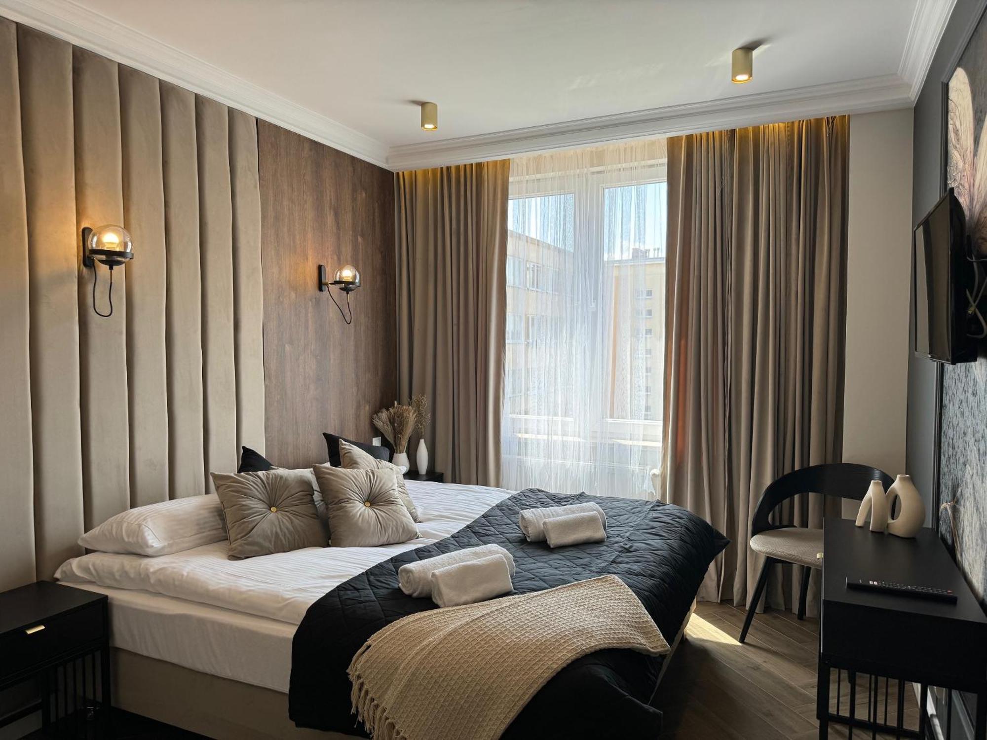 Apartment Family & Business Sauna No7 Zlota Centrum Vip Unikat - 3 Bedroom With Private Sauna, Jacuzzi, Balcony, Parking -totally New! Kielce