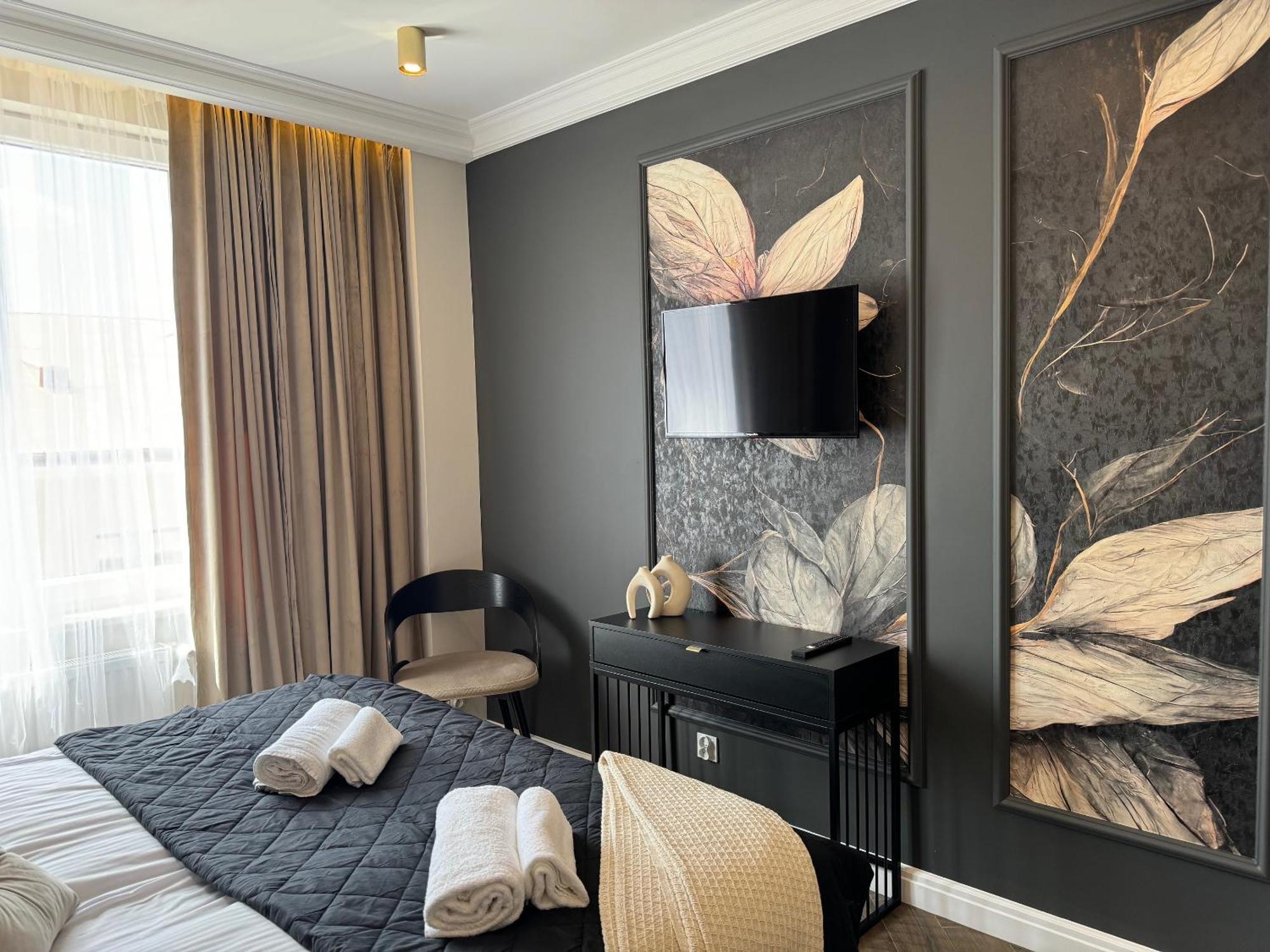 Family & Business Sauna No7 Zlota Centrum Vip Unikat - 3 Bedroom With Private Sauna, Jacuzzi, Balcony, Parking -totally New! Apartment