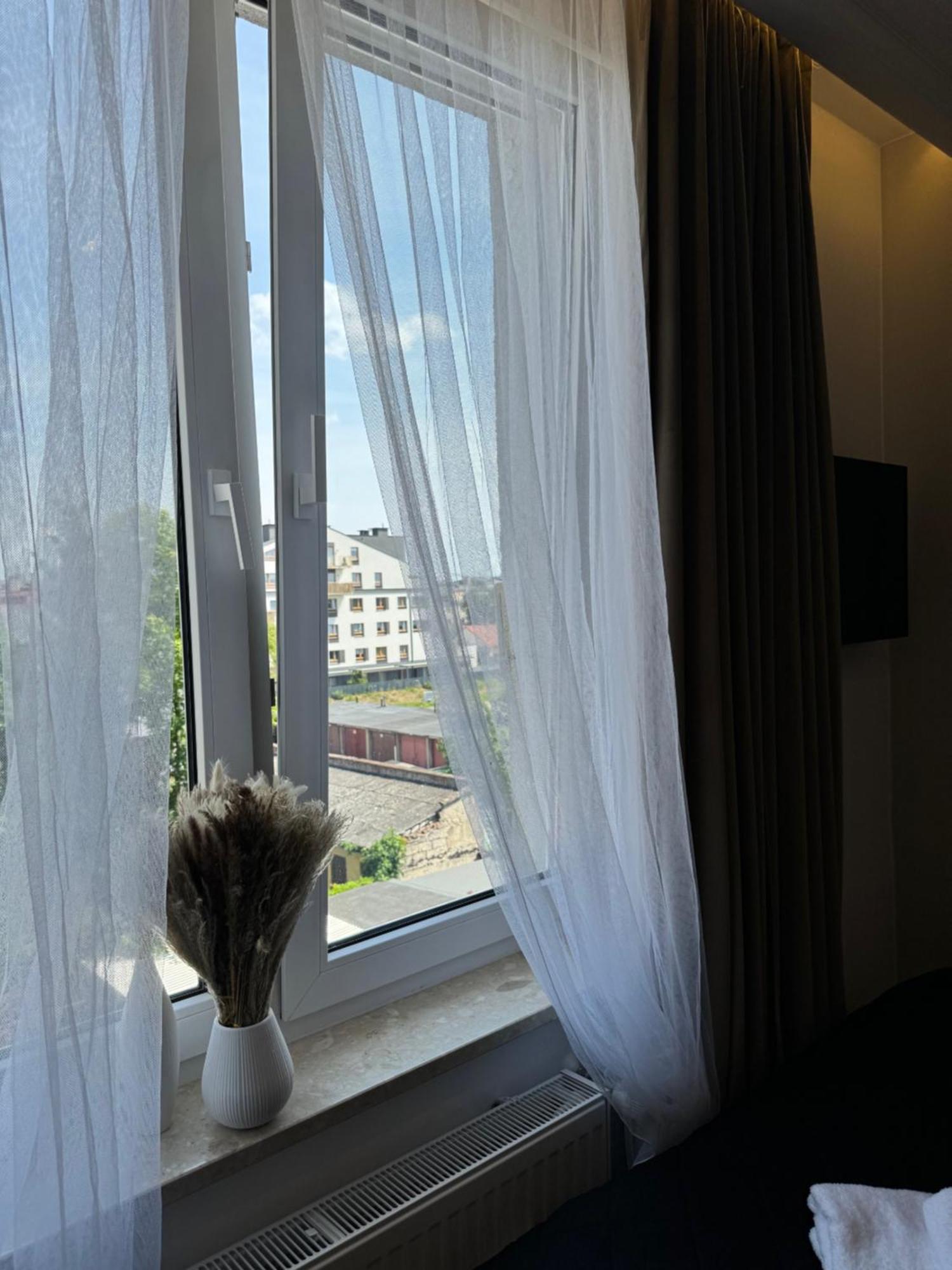 Apartment Family & Business Sauna No7 Zlota Centrum Vip Unikat - 3 Bedroom With Private Sauna, Jacuzzi, Balcony, Parking -totally New! *