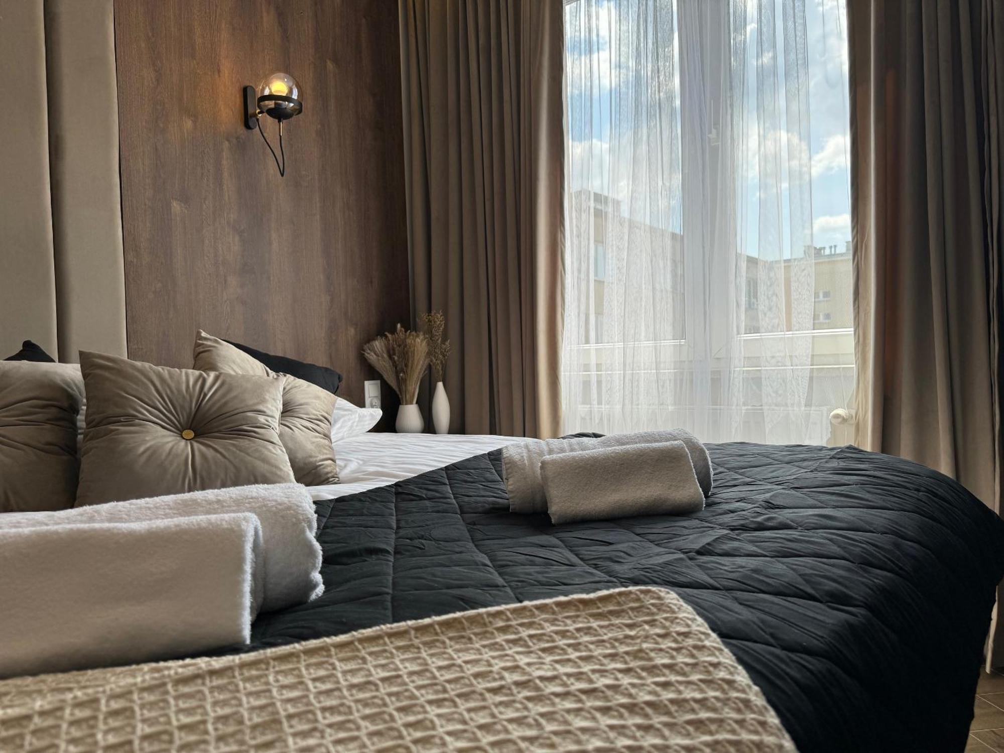 Family & Business Sauna No7 Zlota Centrum Vip Unikat - 3 Bedroom With Private Sauna, Jacuzzi, Balcony, Parking -totally New! Kielce