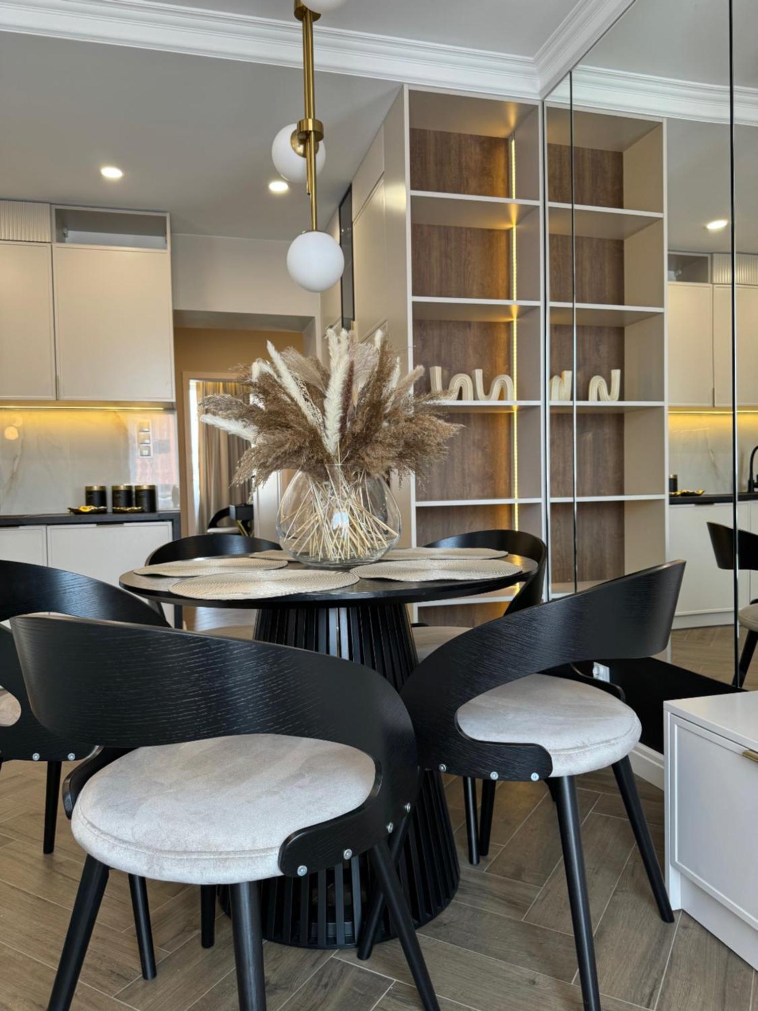 Family & Business Sauna No7 Zlota Centrum Vip Unikat - 3 Bedroom With Private Sauna, Jacuzzi, Balcony, Parking -totally New! Apartment *