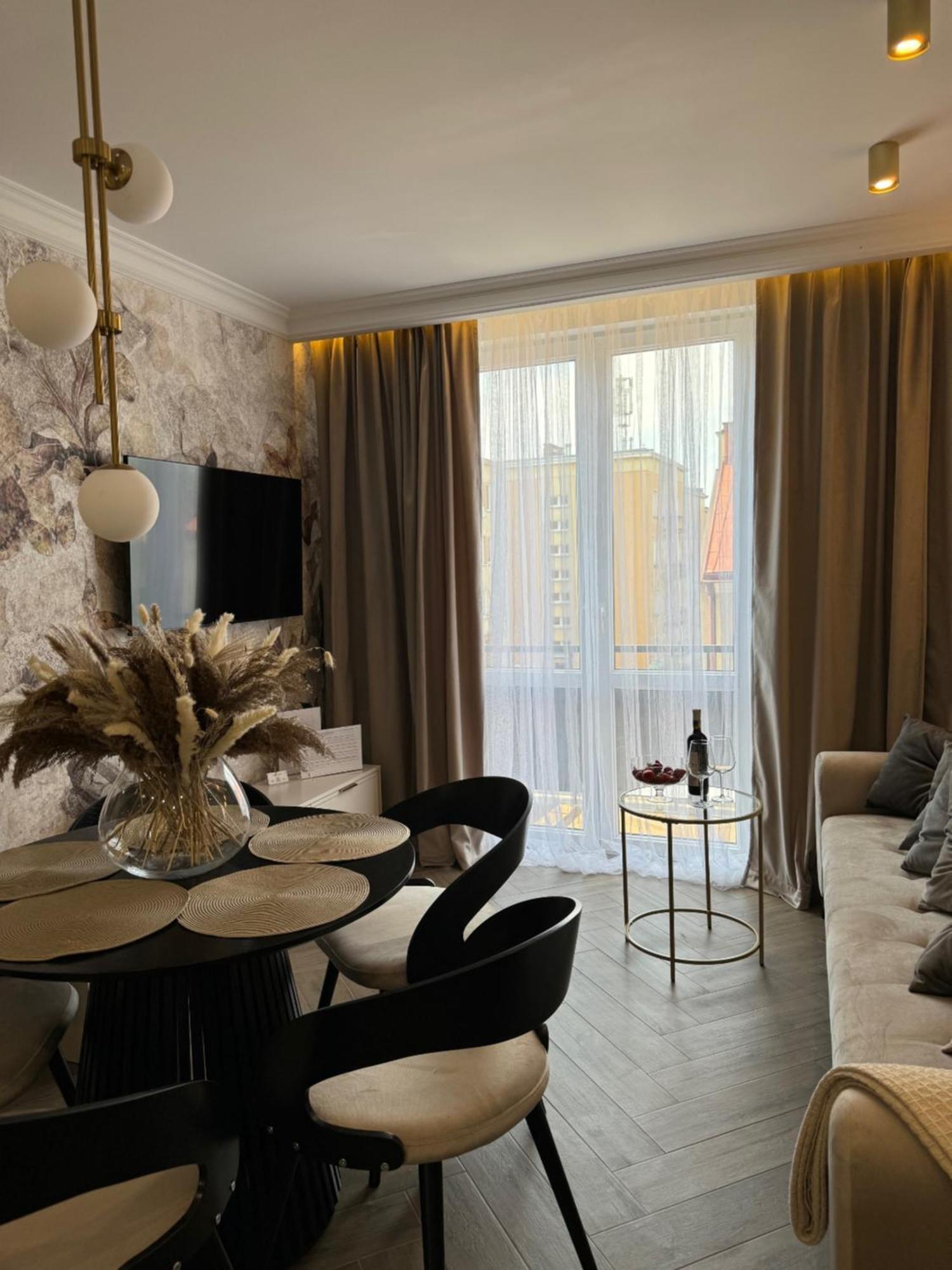 Apartment Family & Business Sauna No7 Zlota Centrum Vip Unikat - 3 Bedroom With Private Sauna, Jacuzzi, Balcony, Parking -totally New! *