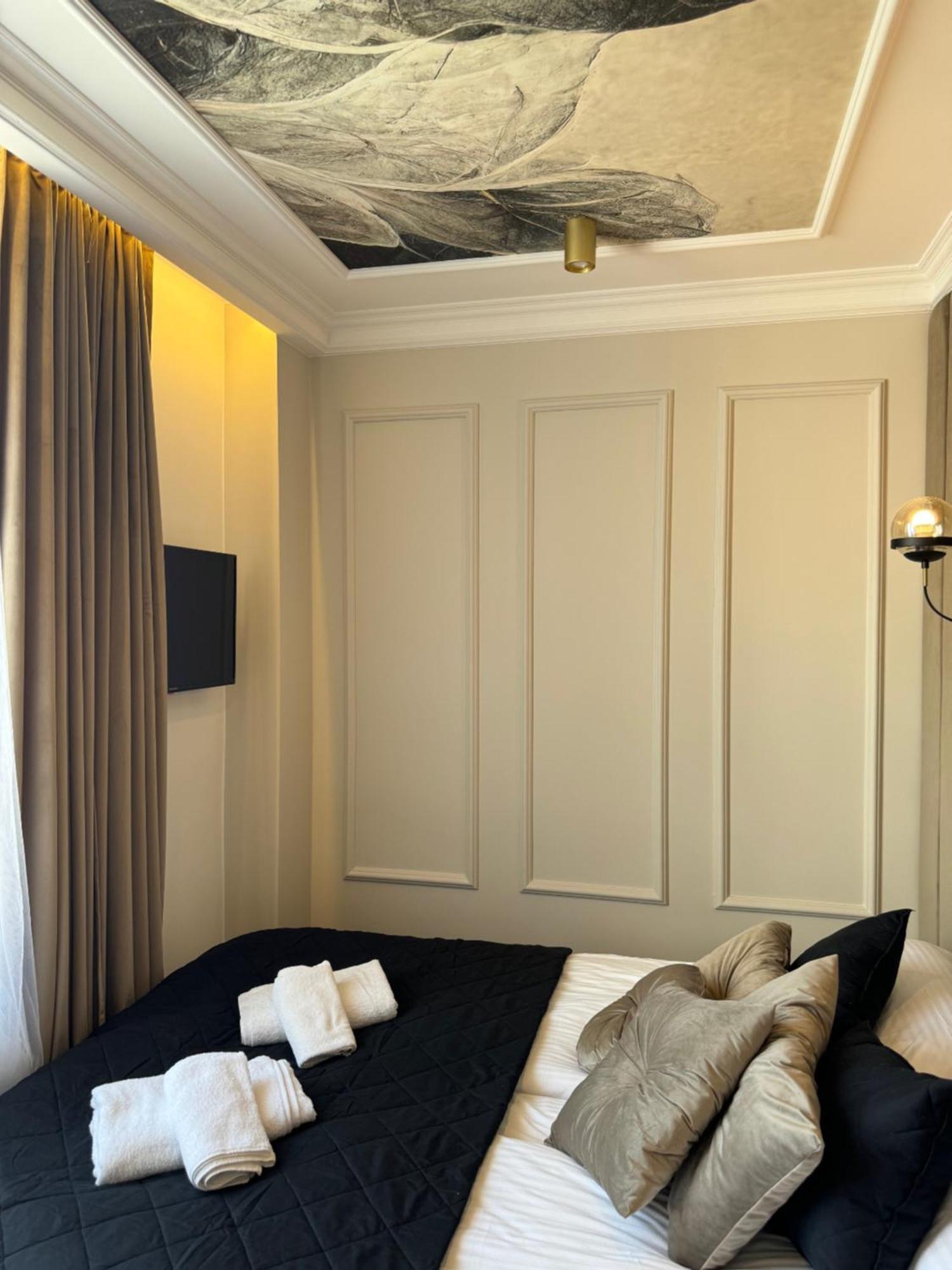 Apartment Family & Business Sauna No7 Zlota Centrum Vip Unikat - 3 Bedroom With Private Sauna, Jacuzzi, Balcony, Parking -totally New!
