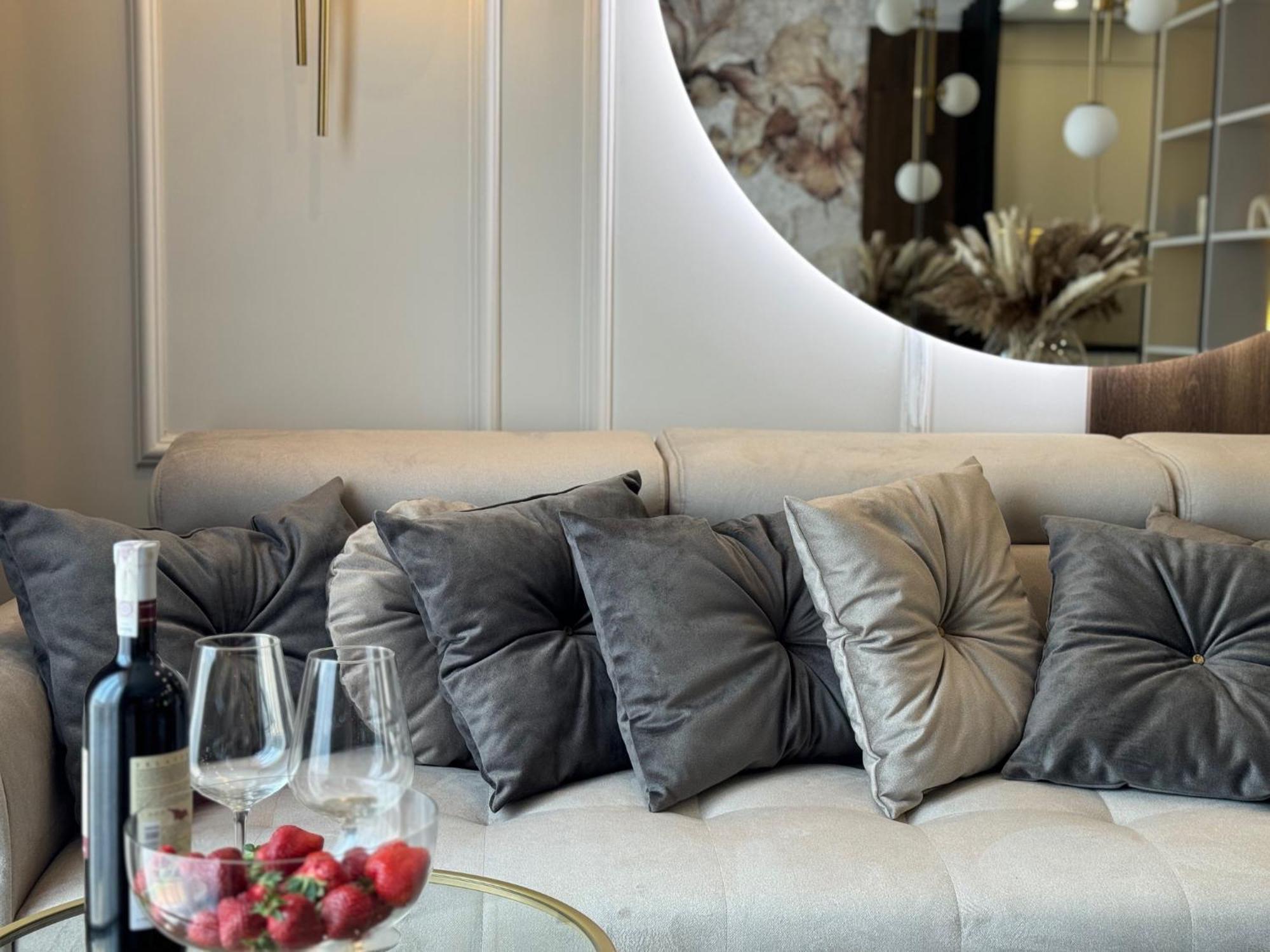 Family & Business Sauna No7 Zlota Centrum Vip Unikat - 3 Bedroom With Private Sauna, Jacuzzi, Balcony, Parking -totally New!