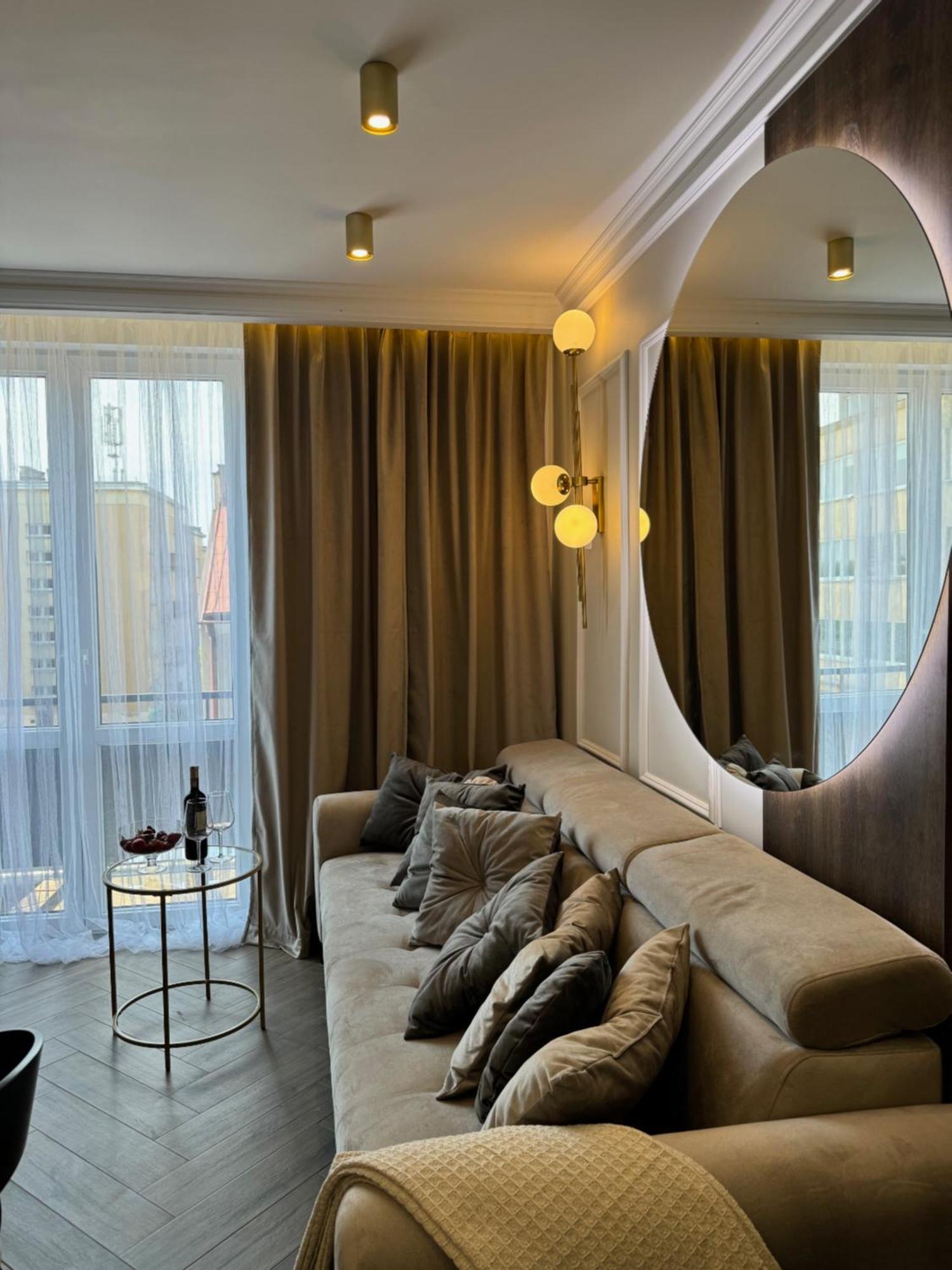 Apartment Family & Business Sauna No7 Zlota Centrum Vip Unikat - 3 Bedroom With Private Sauna, Jacuzzi, Balcony, Parking -totally New! *